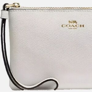 NWT Coach Corner Zip Wristlet in Chalk CV396